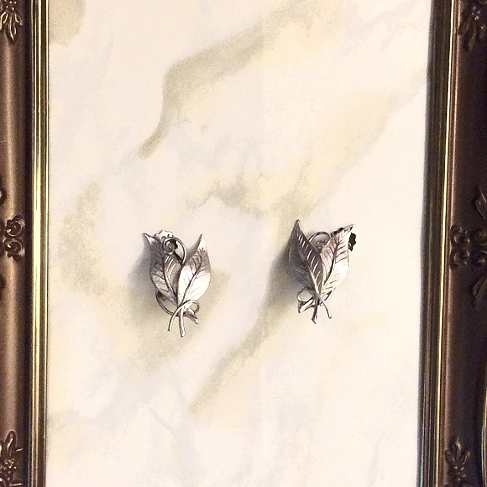 Vintage Silver-Tone Leaf Clip Earrings